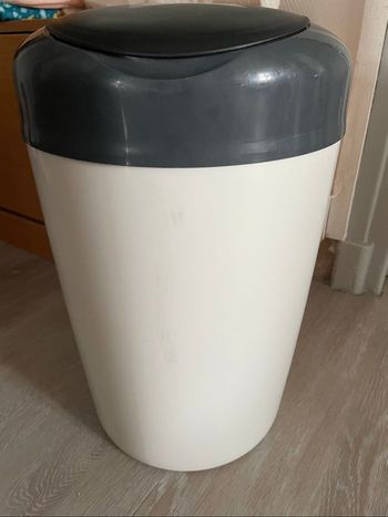 Poubelle à couche + recharge