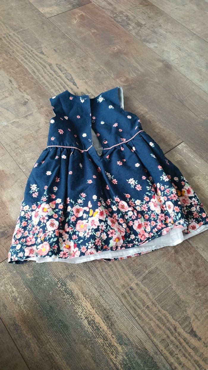 Robe primark 18 mois en très bon état - photo numéro 4