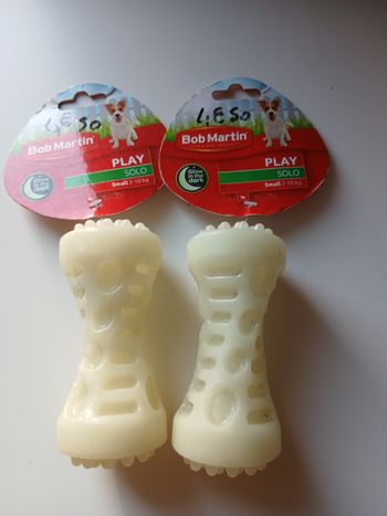 Lot de deux jouets os couineur phosphorescent