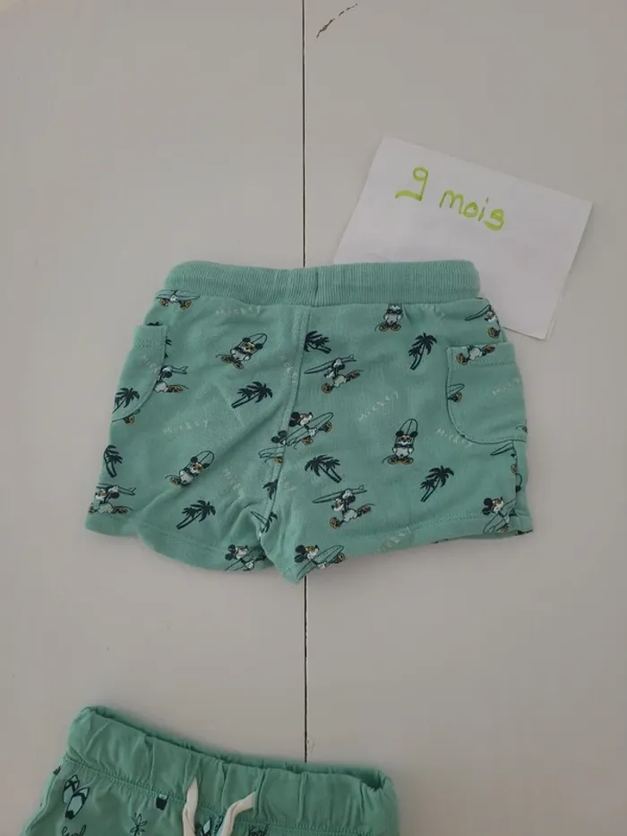 Lot de 2 shorts vert motif taille 9 mois disney/kiabi - photo numéro 4