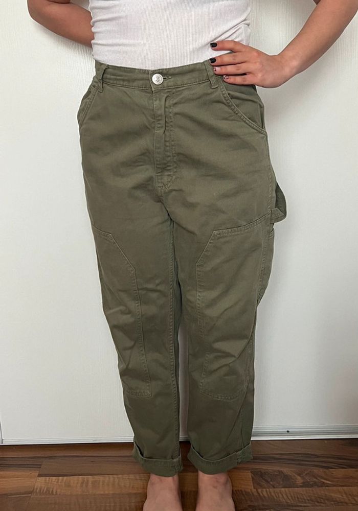 Pantalon kaki ZARA – Taille 42 – Baggy cargo tendance 🟢 - photo numéro 2