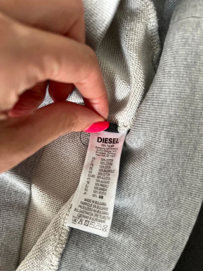 Sweat Diesel taille 16 ans - photo numéro 3