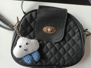 Porte clé nuage blanc et bleu