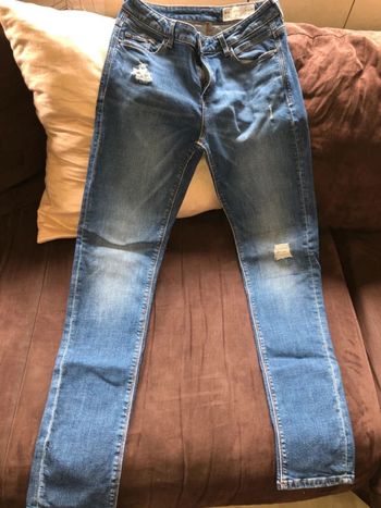 Jeans Esprit slim taille W28L32 en tbe à 15 euros
