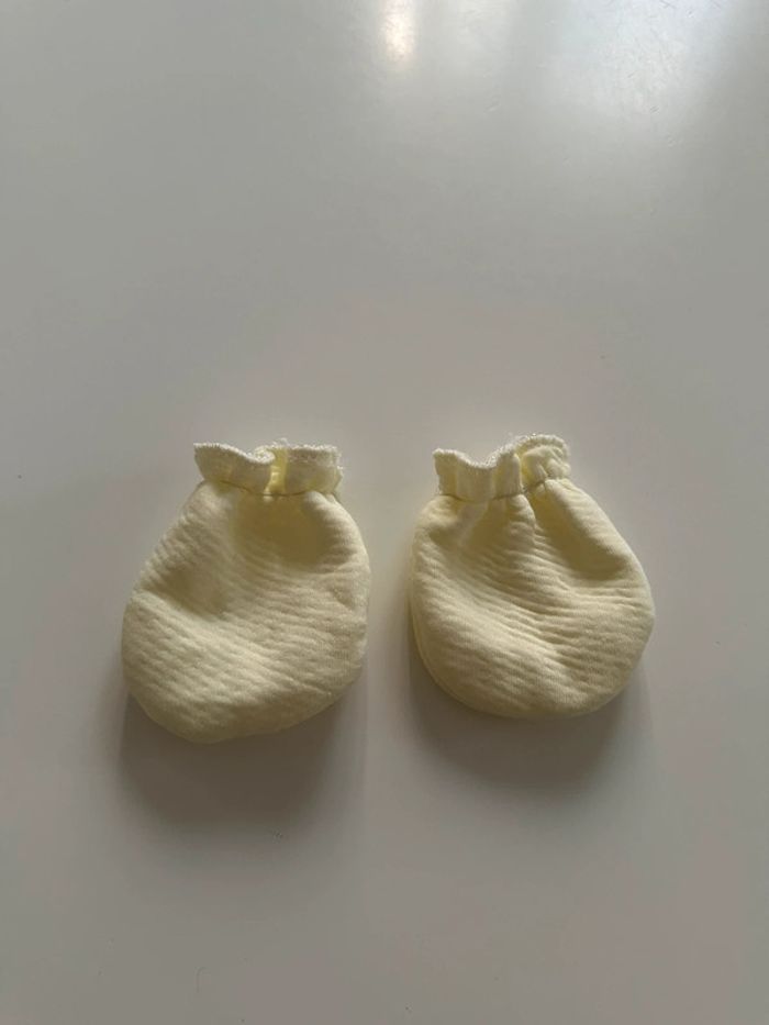 Petites moufles de naissance - neuf