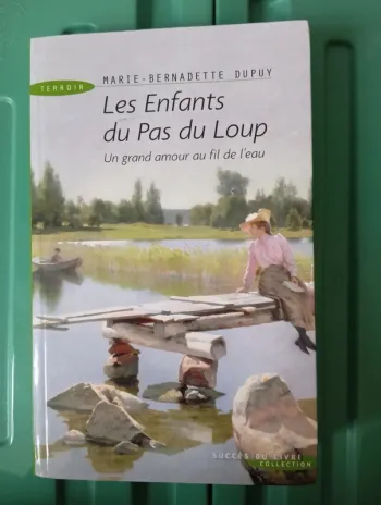 Livre Les enfants du pas du loup