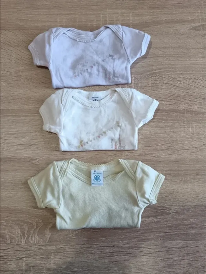 C44 Lot bodies petit bateau 3 mois