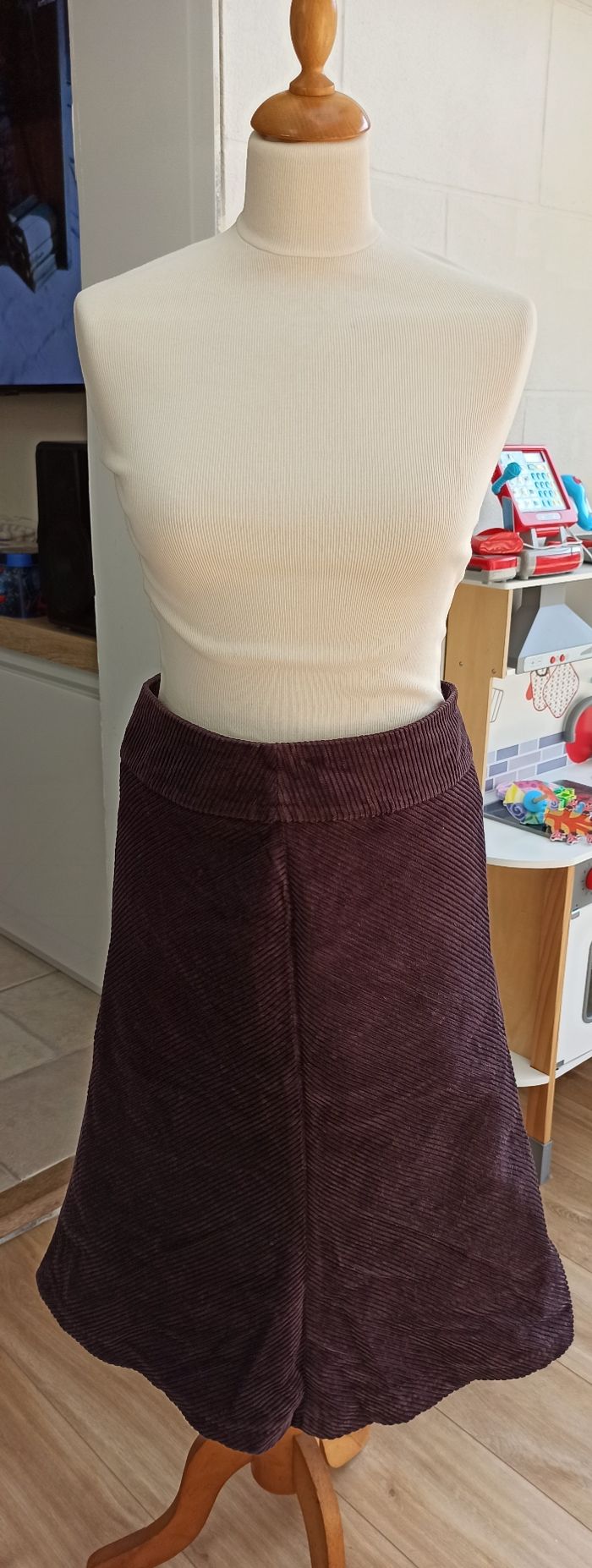 T38 jupe semi longue hiver H&M pourpre - photo numéro 4