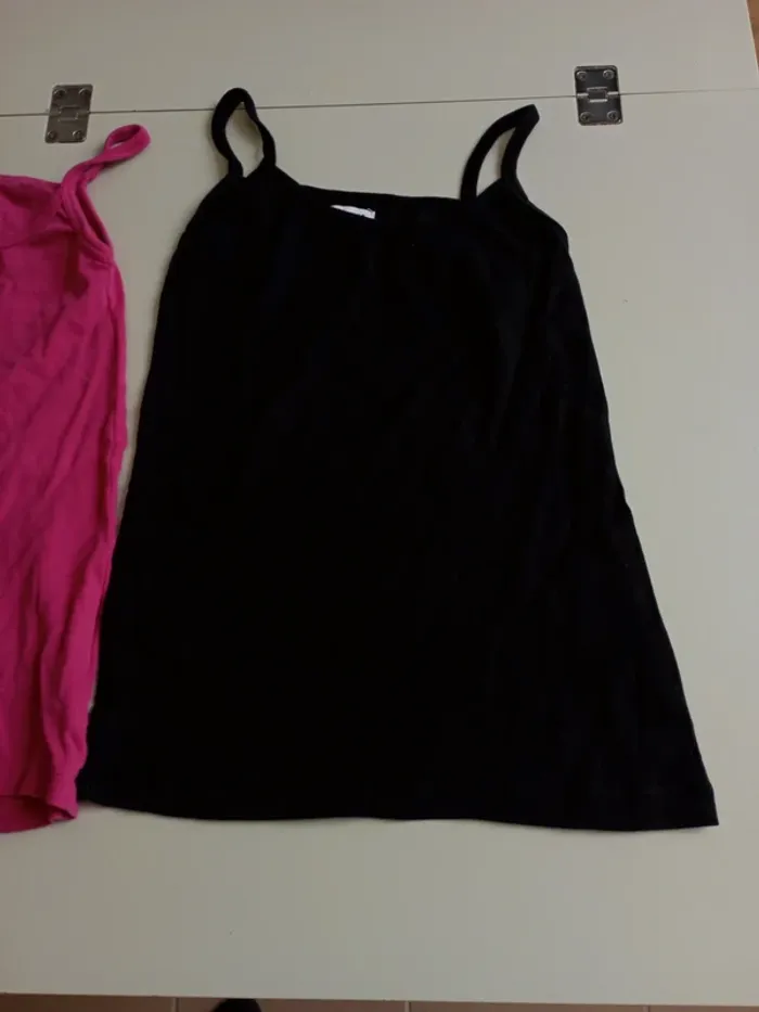 Lot de 2 débardeur un rose un noir little girl 14 ans - photo numéro 2