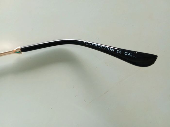 Lunettes de soleil - photo numéro 4