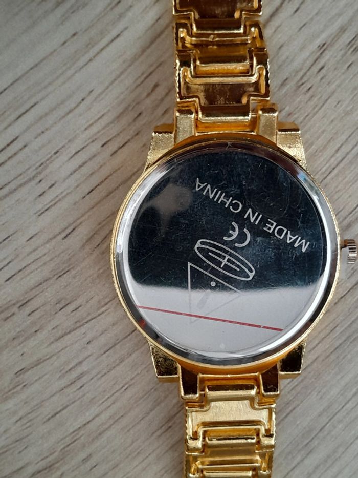 Magnifique Montre femme, dorée avec strass, quartz - photo numéro 7