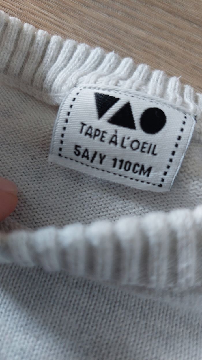 Pull tape à l'œil 5 ans - photo numéro 3
