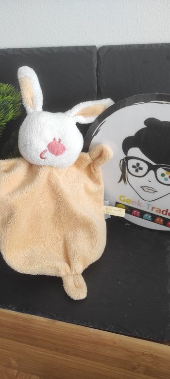 Doudou lapin plat orange Kimbaloo La Halle rose blanc sourire Triangle Ancien