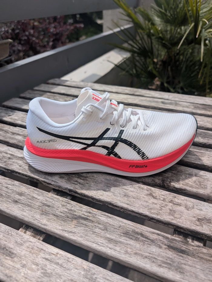 Chaussures de Running Asics Magic Speed 3 pour femme taille 37 ½ - photo numéro 4