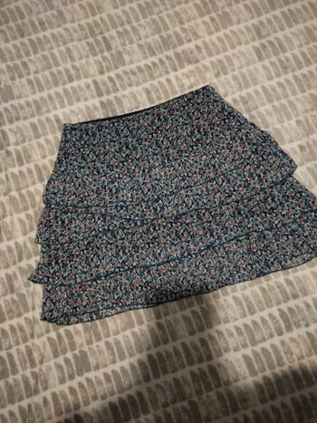 Jupe courte minijupe volants bleu motif fleurs Phildar taille 38