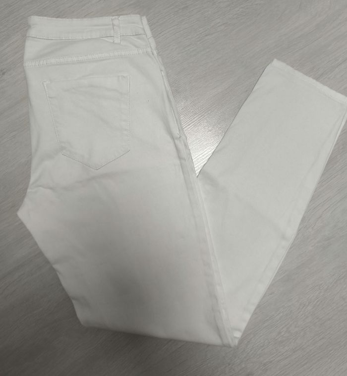 Jean blanc - photo numéro 3
