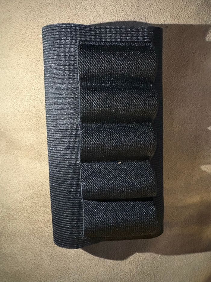 Cartouchière crosse fusil calibre 12 néoprène – 5 coups