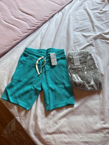 Lot de 2 shorts garçon taille 8 ans neufs avec étiquette