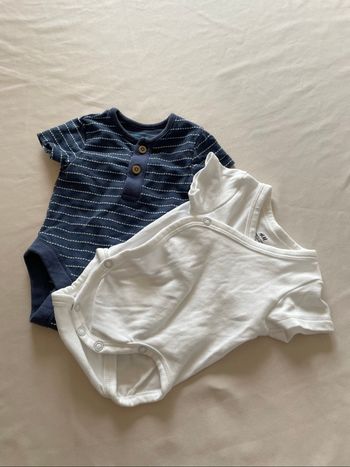 Lot bodies manches courtes