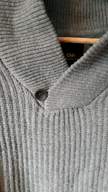 Pull C&A gris