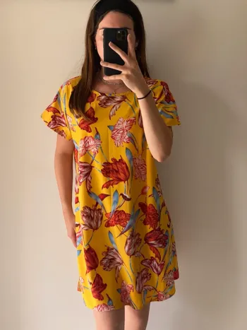 Robe jaune à fleur