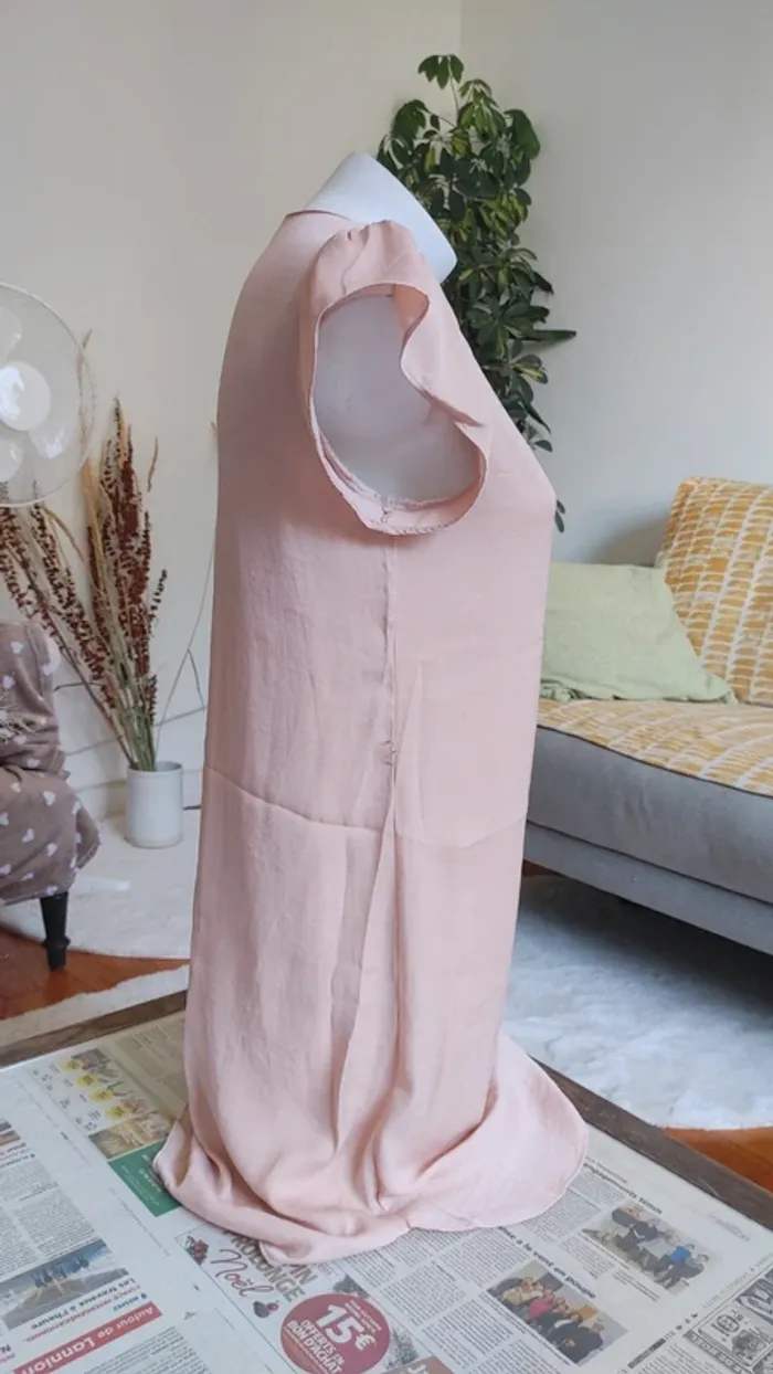 Jolie robe couleur rose corail avec cordon - photo numéro 2