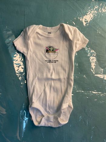 Lot bodies Star Wars Disney 3 mois neufs