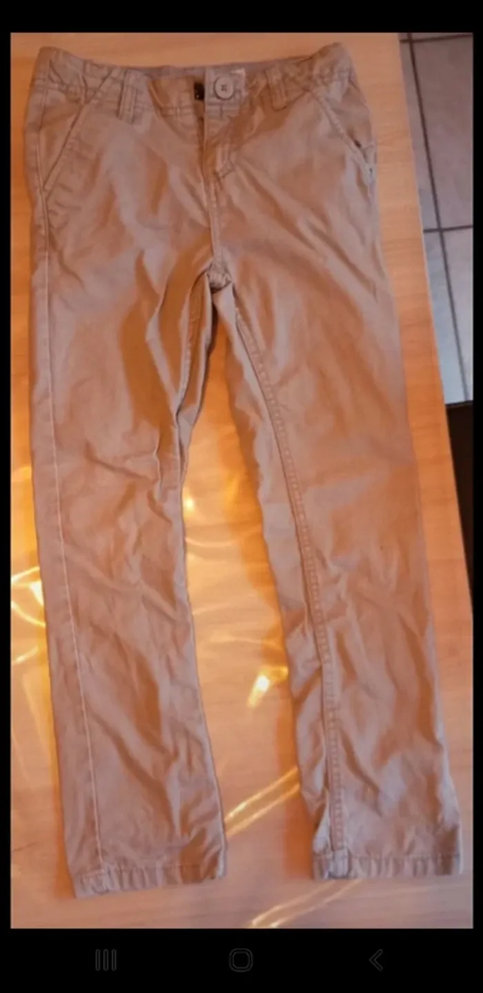 Lot de deux pantalons 8 ans - photo numéro 3
