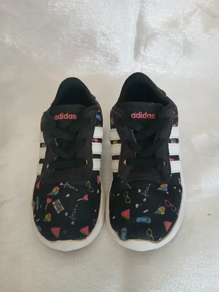Baskets Adidas souples pointure 25 - photo numéro 3