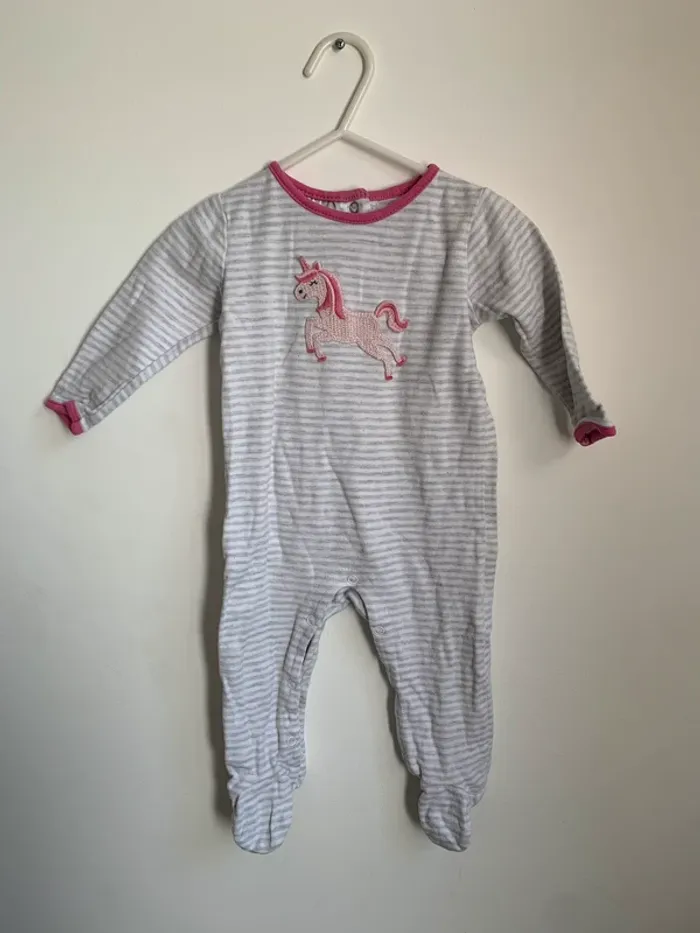 Pyjama  licorne – Rock a Bye Baby Boutique – 9 mois - photo numéro 2