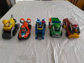 Lot véhicules lumineux pat patrouille