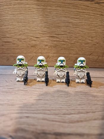 Figurines type lego 4 clones vert star wars