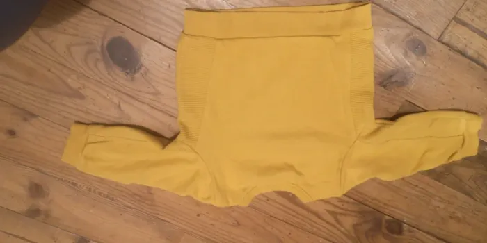 Pull moutarde 12 mois - photo numéro 2