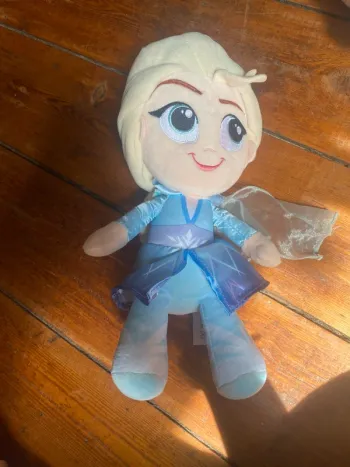 Peluche reine des neiges