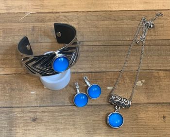 Parure de bijoux bleue