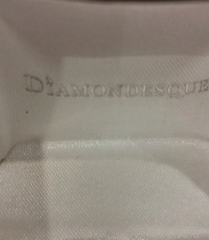 Boucles d'oreilles. Argenté. Zirconium. - photo numéro 7