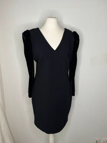 Robe noire camaïeu taille 38, manches en velours, fermeture éclaire