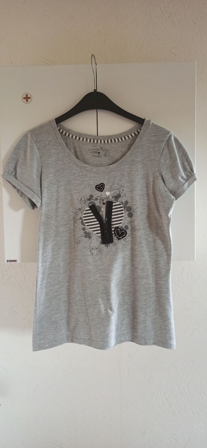 Tee shirt manches courtes taille 2