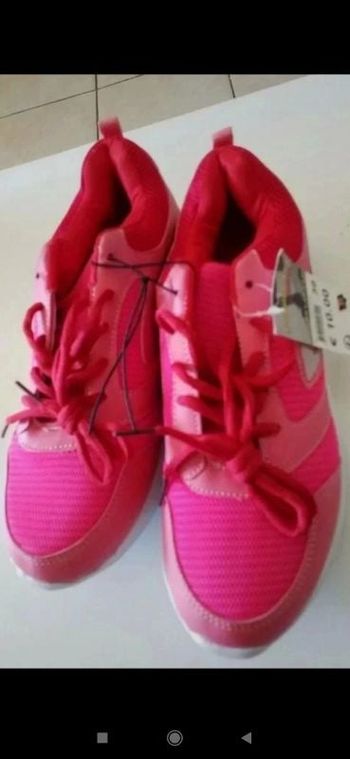 Basket fushia taille 39 neuve