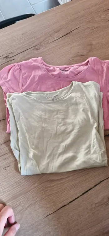 Lot 2 t shirts
