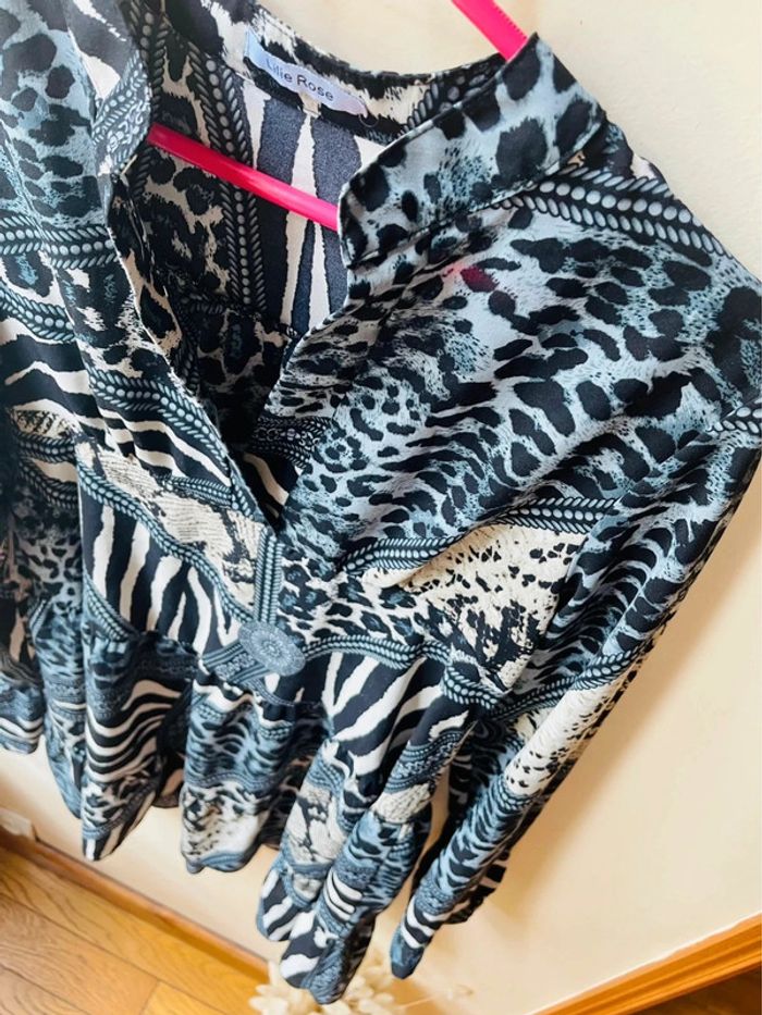 Sublime robe fluide décolleté en V manche longue à motif Lilie rose - photo numéro 4