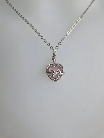Collier fantaisie argenté pendentif coeur rose