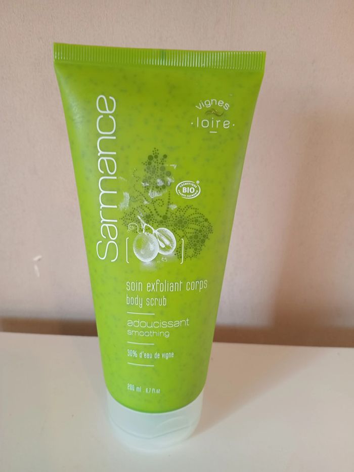 Soin exfoliant corps bio aux pépins de raisin Sarmance bio
