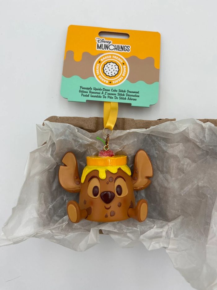 Ornement point à l'envers Disney Parks 2023 Munchlings friandises cuites ananas
