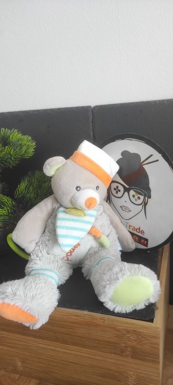 Peluche d'activités ours gris orange vert blanc Oscar BN021 pouet ourson Grelot