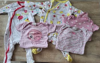 Lot 5 articles fille été 6 mois pyjama bodys