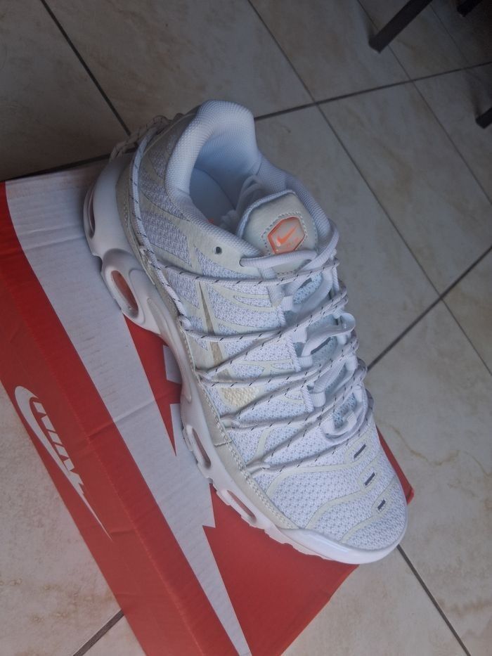 Basket tn utility blanche et orange taille 43 - photo numéro 3