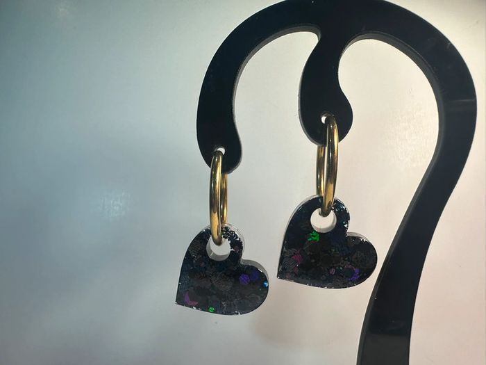 Boucles d’oreilles créoles cœur noirs - photo numéro 2