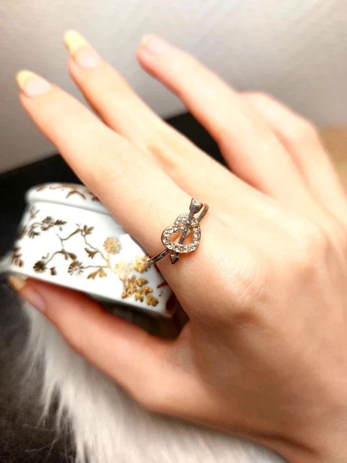 Magnifique bague vintage solitaire, cœur avec pierres blanches - photo numéro 2