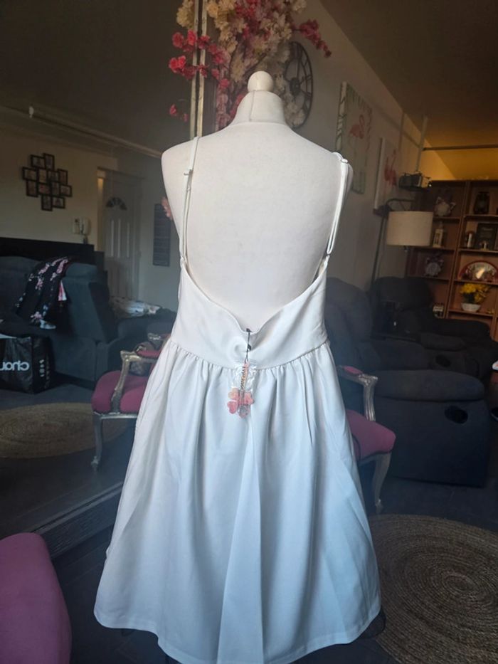 Robe dos nu sublime neuf avec etiquettes - photo numéro 3